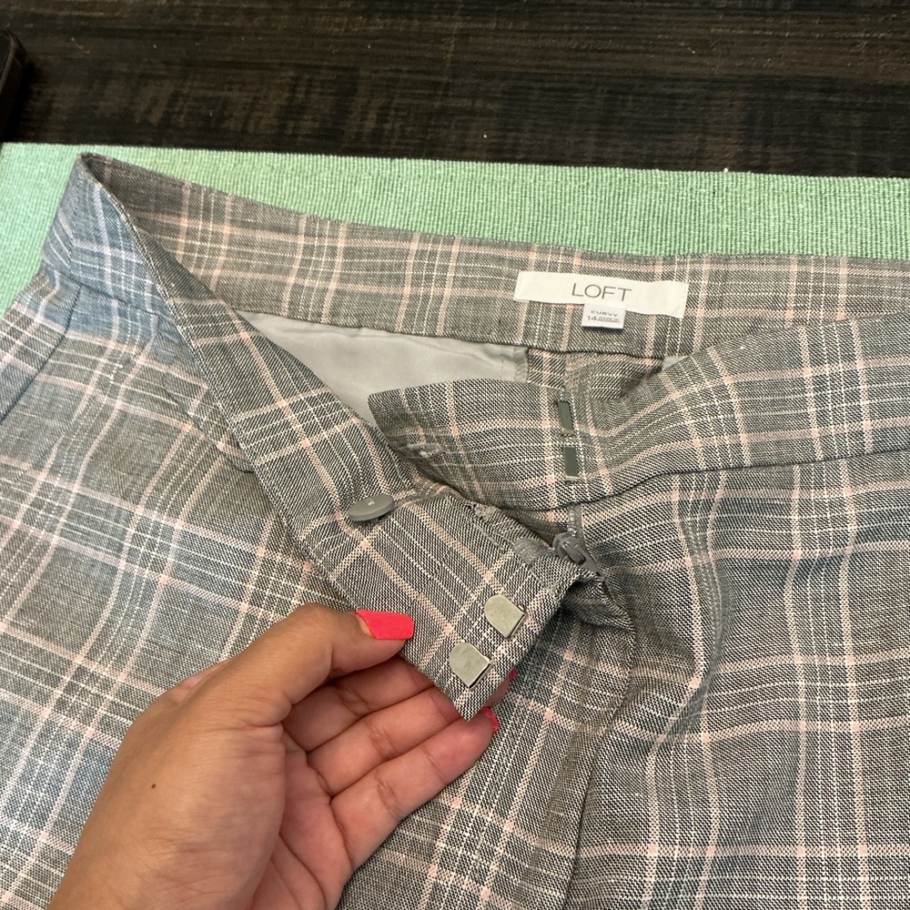 LOFT Curvy Plaid Wide Leg Pants Gray Pink Size 14 - Picture 10 of 12